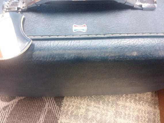 American Tourister Large Suitcase - image 3