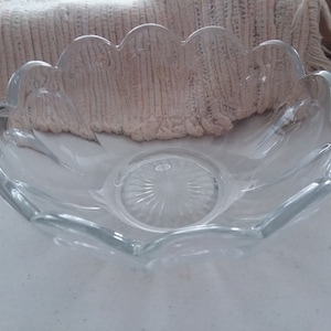 Bol en verre pressé - 12 panneaux verre transparent festonné