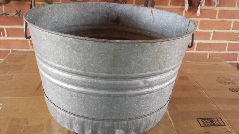 Vintage Galvanized Round Wash Tub