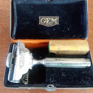 Maquinilla de afeitar GEM en estuche metálico con portacuchillas