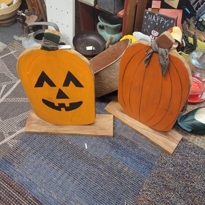 Free Standing Wooden Pumpkin/Jack O&#39;Lantern - 2 Sided -