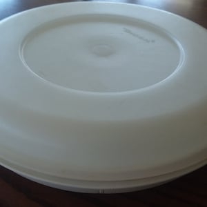 Tupperware Geteilte Runde Relish Dose w / Deckel
