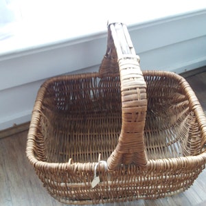 Market/Gathering Wicker Rattan Basket - Antique Primitive