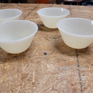 Fire King Eierbecher - 4er-Set - Elfenbein-Finish