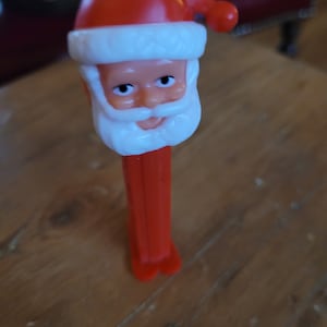 Santa Pez Dispenser w/Feet