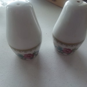 China Salt & Pepper Set