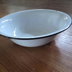 White Enamelware Wash Basin/Bowl w/Black Rim - Antique