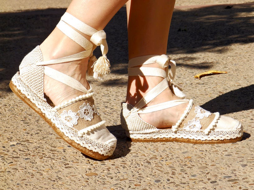 alpargatas ibicencas caladas