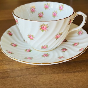 Aynsley Rosedale Cup and Saucer Pink Roses Crocus Shape Bone China England EUC Teacup