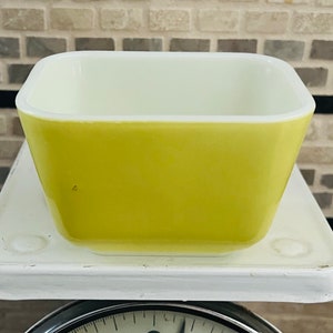 Vintage Pyrex 501 B Refrigerator Dish Yellow 1.5 Cup No Lid Fridgie