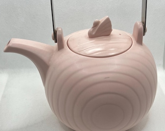 Vintage Hornsea Concept roze matte theepot uit het midden van de eeuw met zwaanknop