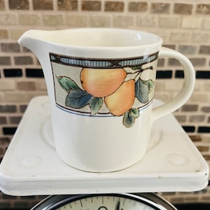 Mikasa Intaglio Garden Harvest Creamer Melkkan CAC29