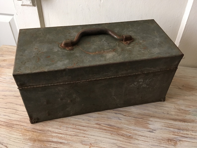 BIG SALE****Vintage Metal Old Rusty Toolbox