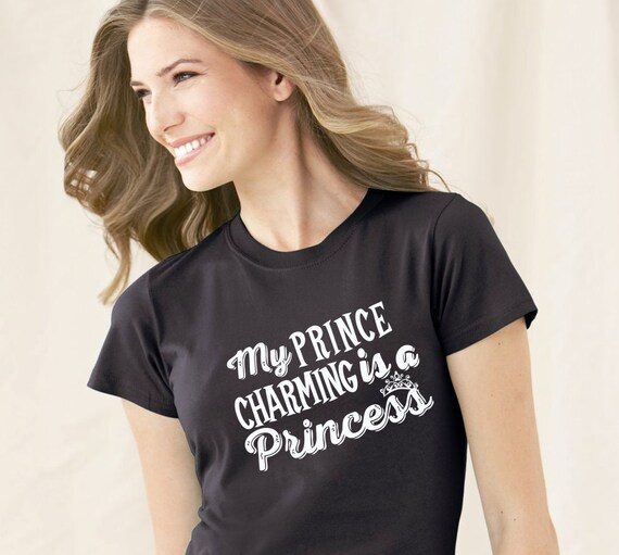 Mon Prince charmant est un princesse princesse un tshirt tshirt lesbienne Gay tshirt Prince tshirt Princesse tshirt tshirt bisexuels Lez tshirt 451fa1 Mon Prince charmant est un princesse princesse un tshirt tshirt lesbienne Gay tshirt Prince tshirt Princesse tshirt tshirt bisexuels Lez tshirt 451fa1