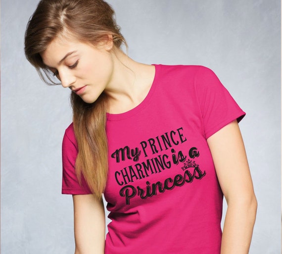 Mon Prince charmant est un princesse princesse un tshirt tshirt lesbienne Gay tshirt Prince tshirt Princesse tshirt tshirt bisexuels Lez tshirt 451fa1 Mon Prince charmant est un princesse princesse un tshirt tshirt lesbienne Gay tshirt Prince tshirt Princesse tshirt tshirt bisexuels Lez tshirt 451fa1