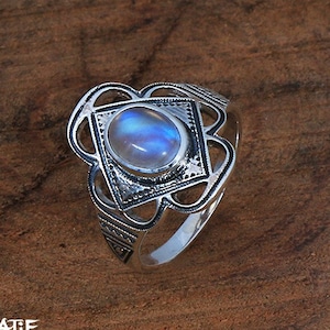 Tuareg moonstone ring in silver, flower labradorite ring, gemstone boho ring for her
