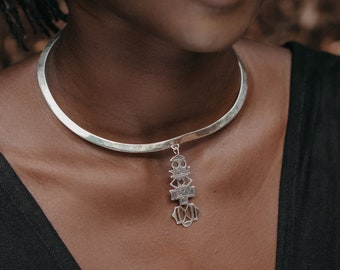 Silver choker with modern Berber ethnic pendant. African bib necklace for women. Statement tribal jewelry for Gift for her. Saajie nomad