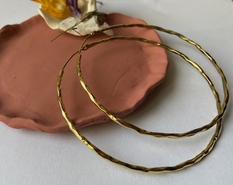 Hypoallergenic endless hoop earrings, 80mm hammered thin gold creole hoop earrings