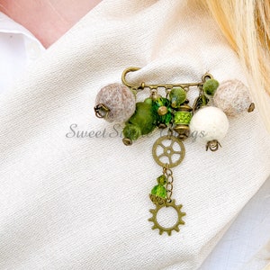 Jewelry brooch - brooch - pin - jewelry - brooch - accessories - gift - woman - unique - handmade -