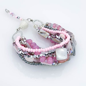 bracelet, multi-row, multi-strand, pink, grey, silver, Tibetan beads, bohemian glass beads, Rocailles, mother of pearls, cat-eye-bead, Ibiza