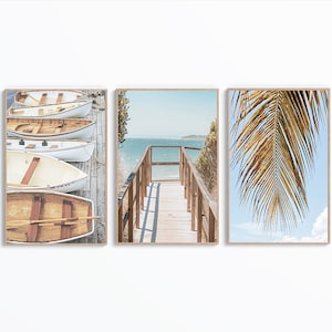 Conjunto de 3 impresiones de playa tropicales, impresiones costeras, decoración de pared de verano, arte de playa de madera, vibraciones de playa, impresiones de barcos, carteles del océano, arte de pared de playa