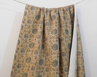 Vintage Floral Kantha Quilt: Indian Cotton Bedspread, Queen/Twin