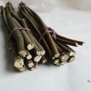 Wood branch Maple sticks, Dried for 2 years, wood craft supply, dried Maple sticks, shamanic wood supply, natural maple 30 cm / 12 inches