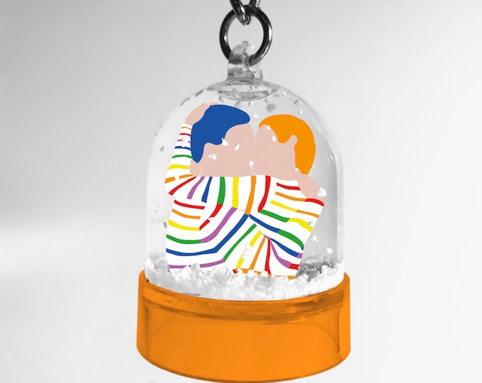 Snowball keyring of the freedom kiss