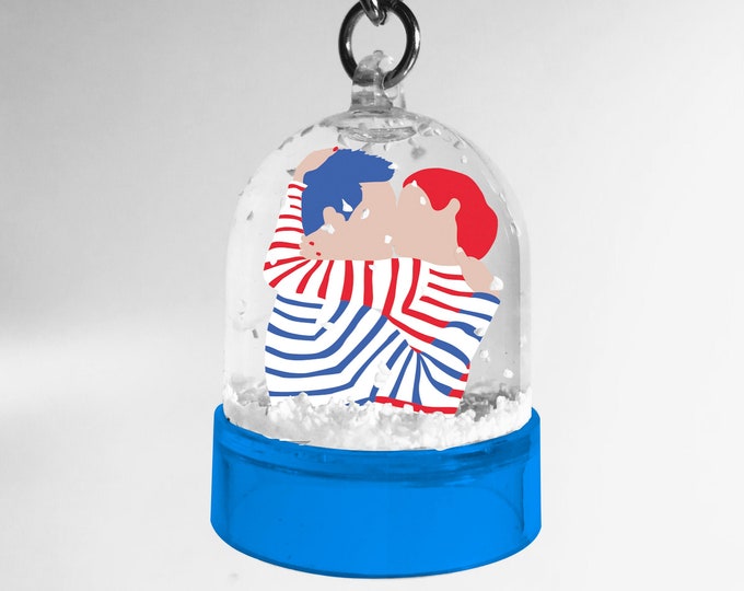 Sailor Kiss Snow Globe Keychain