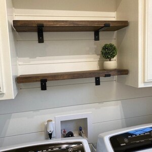 Estante flotante de pino macizo: soportes de acero resistentes, decoración rústica moderna imagen 6