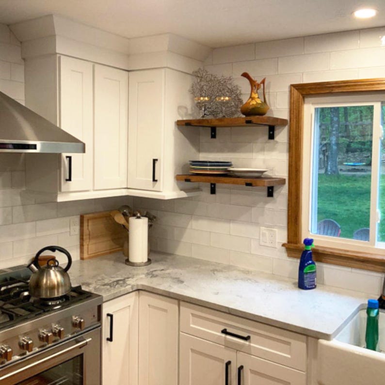 Estante flotante de pino macizo: soportes de acero resistentes, decoración rústica moderna imagen 5