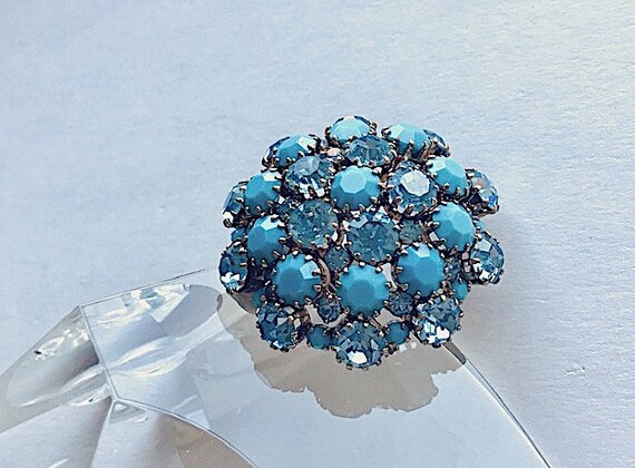 Dome Brooch in Blue From Austria - image 3