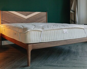 Hochwertiges Bett, Massivholz, mutiges Design.Hochwertiges Bett, Massivholz, mutiges Design.