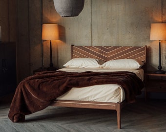 speciale editie, is een massief houten bed, handgemaakt,