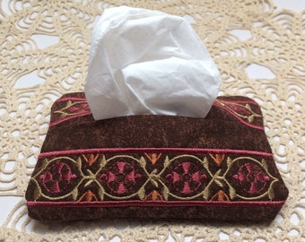 Bruin geborduurde zakdoekjeshouder - inclusief tissues - reisformaat