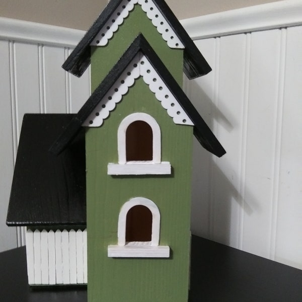 Wedgewood Green Victorian Birdhouse