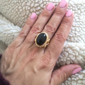 Bague en laiton doré à l'or fin et pierre Naturelle obsidienne。