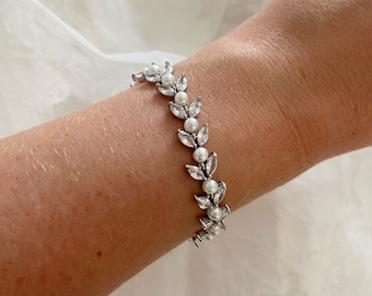 Alex ~ Pearl wedding bracelet, CZ silver bridal bracelet, floral Pearl bracelet, wedding day jewellery, bracelet for bride, gift bride