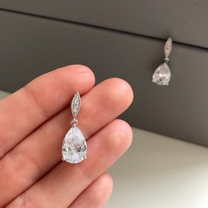 Clara || Wedding earrings, tear deop earrings, vintage style earrings, wedding earrings, bridal earrings, silver crystal earrings