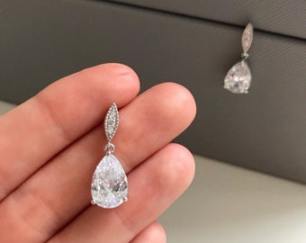 Clara || Wedding earrings, tear deop earrings, vintage style earrings, wedding earrings, bridal earrings, silver crystal earrings