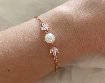 Mia ~ Pearl wedding bracelet, rose gold bracelet for bride, wedding bracelet for bridesmaids, bracelets for women, Pearl jewellery