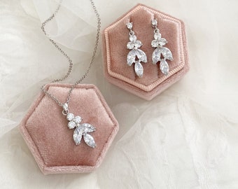 Sadie ~ Bridesmaid jewellery set silver, wedding jewellery set for bride UK, silver necklace and earrings set, drop earrings