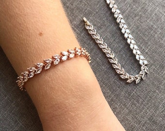 Libby ~ Wedding bracelet rose gold, bracelet for bride silver, crystal bridesmaid bracelet gold, mother of bride jewelry, bridal bracelet