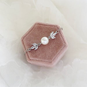 Mia ~ silver Pearl wedding bracelet, bracelet for bride, wedding bracelet for bridesmaids, bracelets for women, Pearl jewellery
