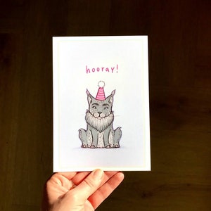 Wenskaart 'Hooray' | verjaardagskaart | felicitatie | feestje | kat | digitale art print | verjaardag | illustratie | met envelop