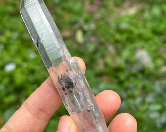 Hochwertiges langes schwarzes Phantom Doppelender Lemurian Samen Quarz Regenbogen Kristall Kohlenstoff enthalten / Probe / Heilung / Yungui Kristall-54 g