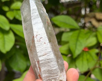 Natürlicher Enzylinder-Skelettquarzkristall-bewegte Wasserblasen eingeschlossen / Kanalisieren der Kristallprobe / Heilung / Kristallsammlung - 210 g