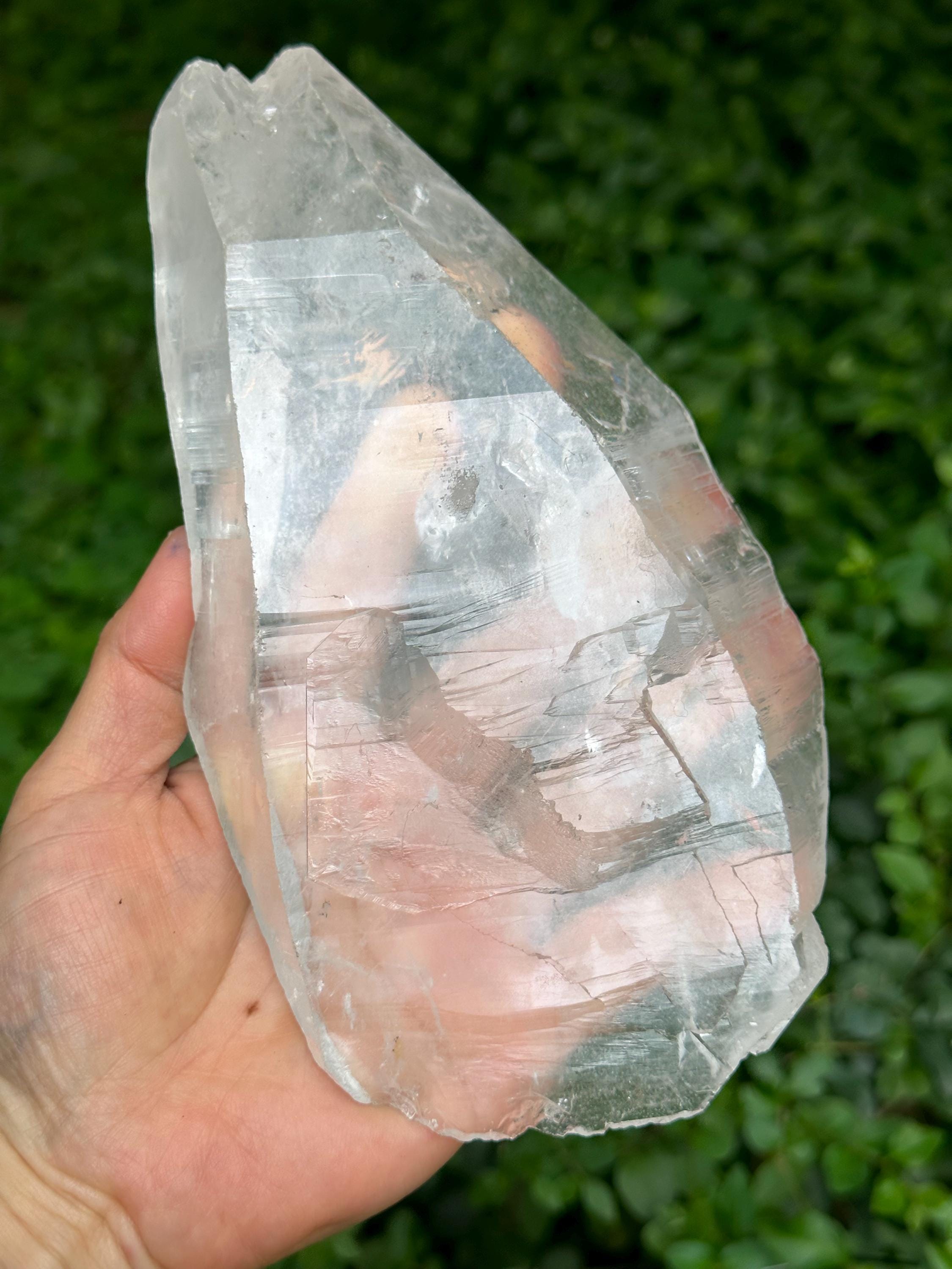 Seltener klarer Himalaya-Aufzeichnungshalter-Doppelender Tafelquarz-Kristall / schwebender Kristall / Regenbogen-Energiekristall / Heilung / Meditation-1130g
