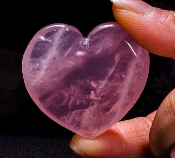 Clear Hand Carved Green Aventurine Heart ShapedAventurine HeartAventurine QuartzNecklacePendantsLove StoneGift for her-undrilled