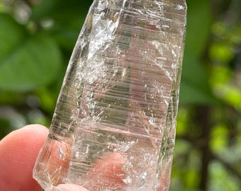 Natürlicher Enhyro Skelett Quarzkristall-Bewegte Wasserblasen eingeschlossen / Kanalisierung der Kristallprobe / Heilung / Kristallsammlung -68 g